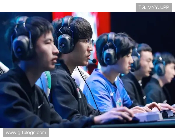 聚焦英雄联盟LNG战队心理素质提升与团队协作的深度探讨 聚焦英雄联盟LNG战队心理素质提升与团队协作的深度探讨