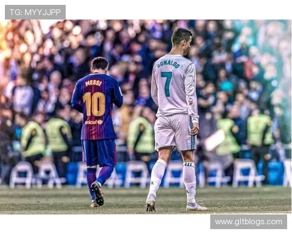 C罗与托雷斯的巅峰对决谁才是足球历史上的传奇前锋