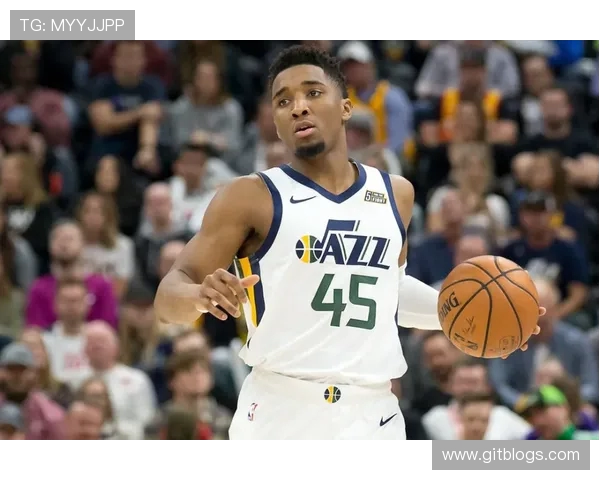 多诺万米切尔引领球队新篇章展现超凡篮球才华与领导力