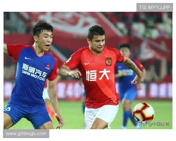 恒大主场迎战香港东方争夺中超联赛关键三分的激烈对决 恒大主场迎战香港东方争夺中超联赛关键三分的激烈对决