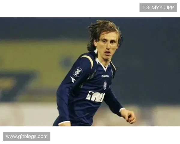 莫德里奇:足球场上的艺术家与传奇中场的辉煌岁月