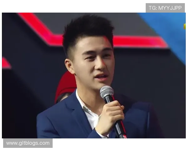 张伟专访：从新手到冠军的英雄联盟成长之路回顾